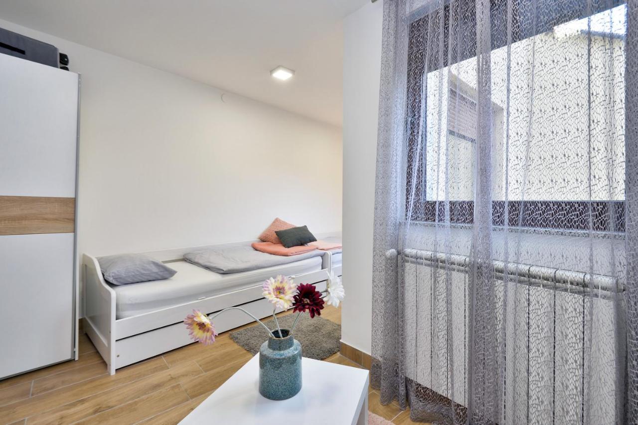 Florek & Florica Apartment Križevci Eksteriør bilde